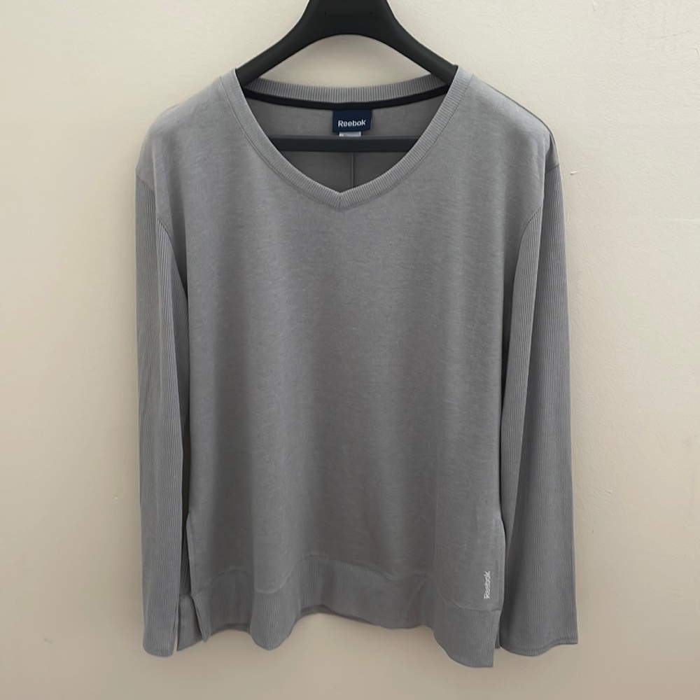 Reebok workout pullover